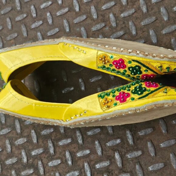 Handmade Khusa Yellow Slip On Leather Sole Embroidery Shoes Size 8 read desc - Picture 11 of 11